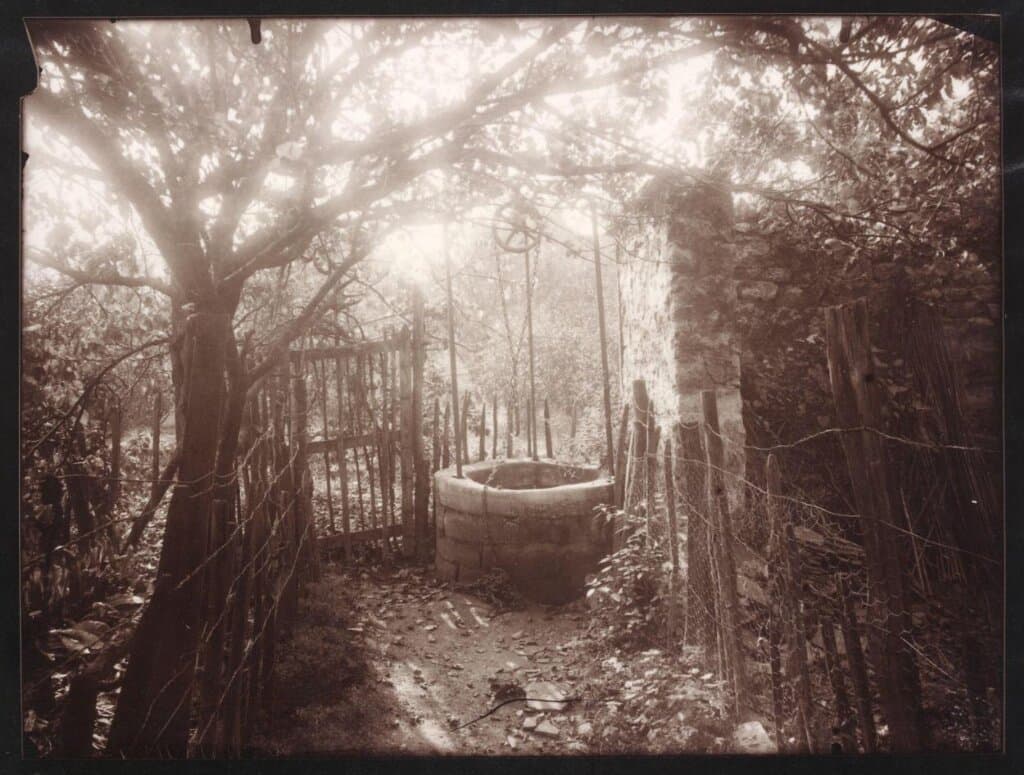 Vieux Puits, petit chemin, rue de la Gare, Châtillon (1922)