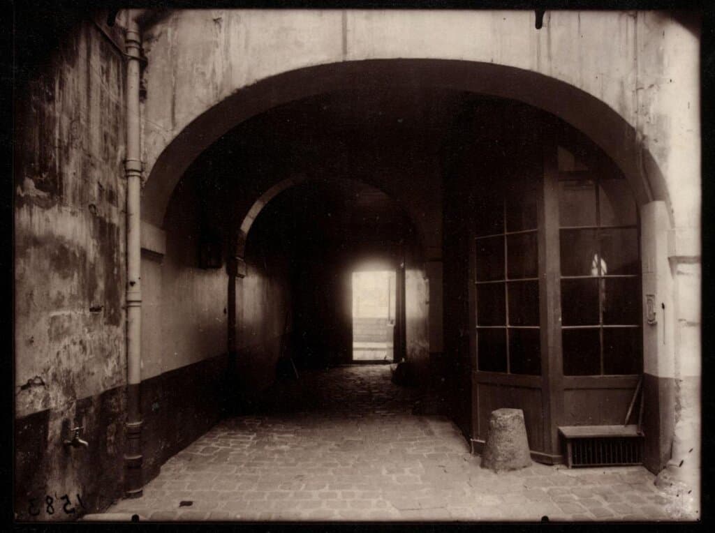 Ancien Hôtel Gaillardon, cour 27 quai d'Anjou, 4e arrondissement (1914)