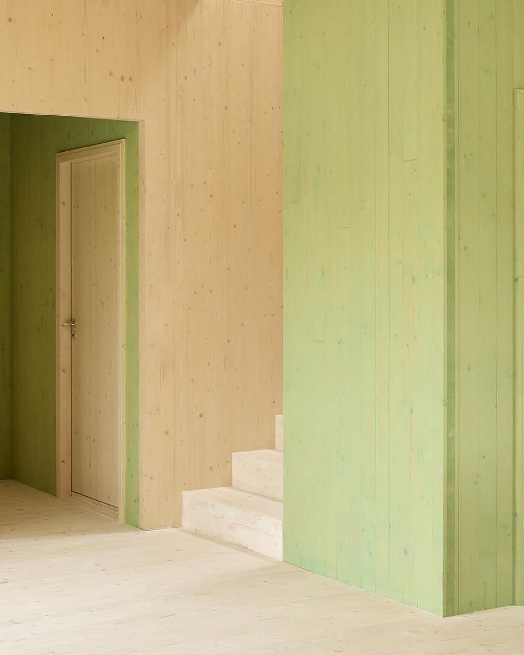 In southern Sweden, there is a house in colours. Here, true to tradition, everything is built of wood. 

A little twist has ...