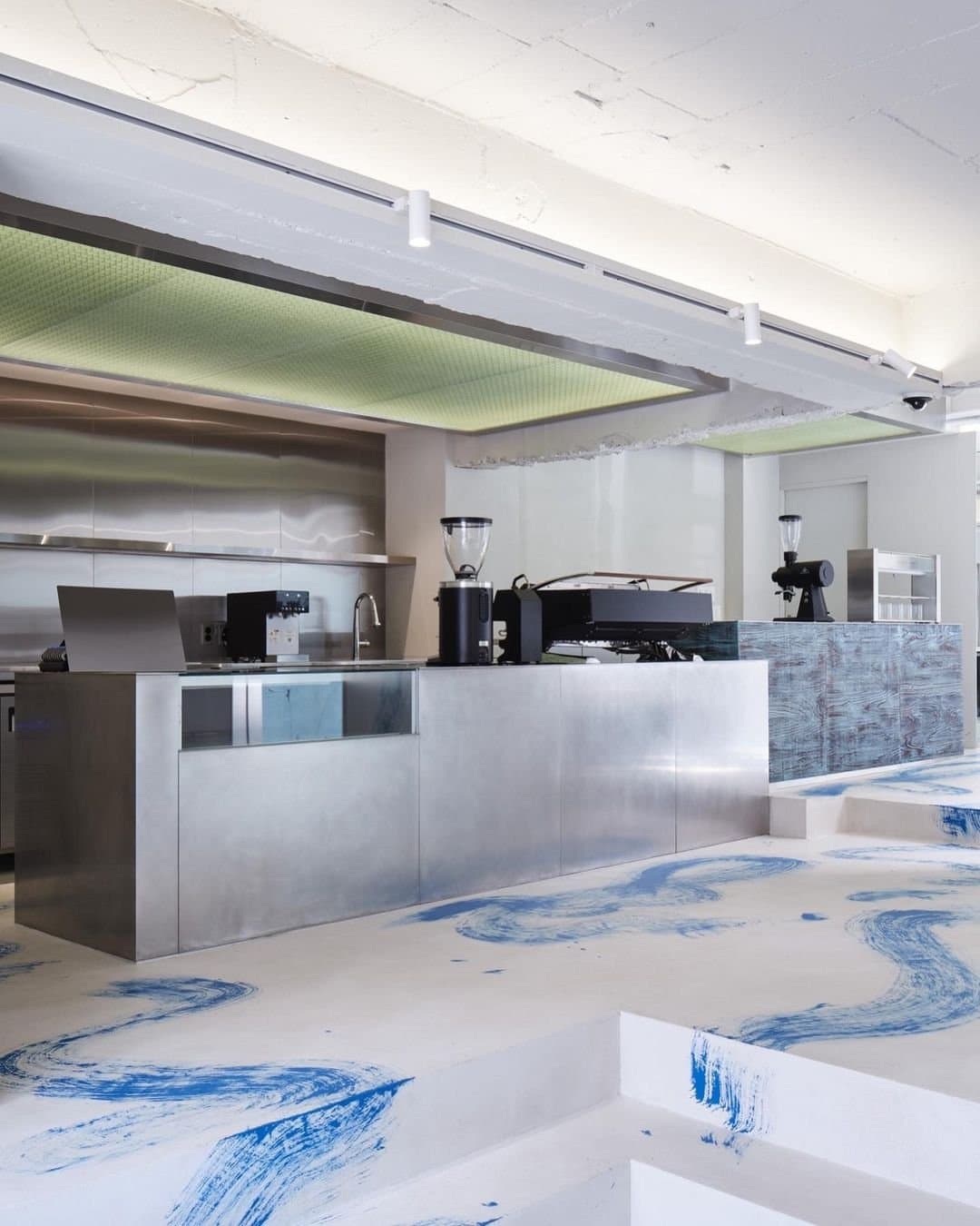 대구 ps coffee 수성점

Client 
@pscoffeecompany 
@pscoffee.suseong

Spatial design
@designby83_official 

Furniture
@tt_baejiheon...